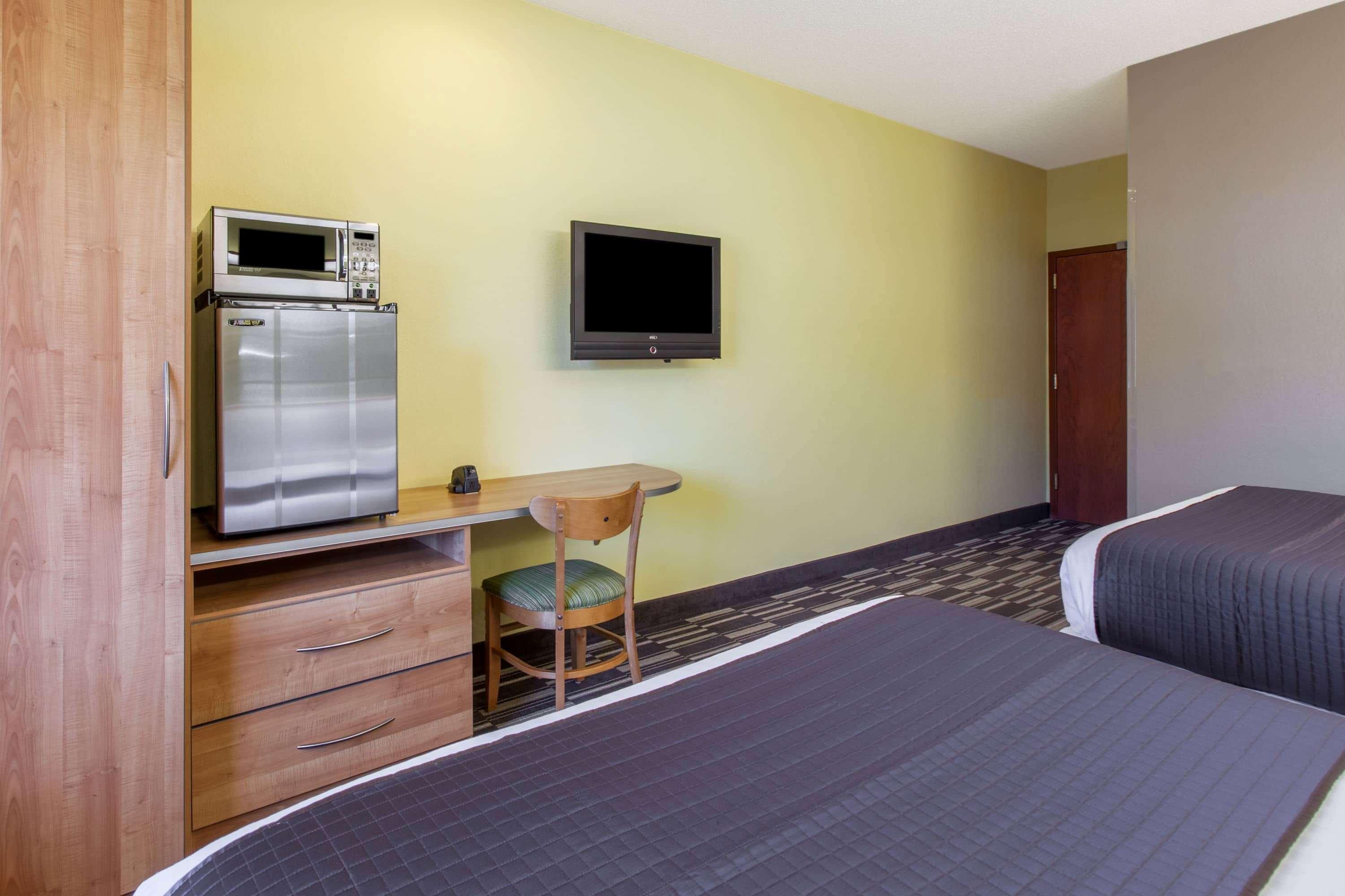 Microtel Inn & Suites By Wyndham Johnstown Екстер'єр фото