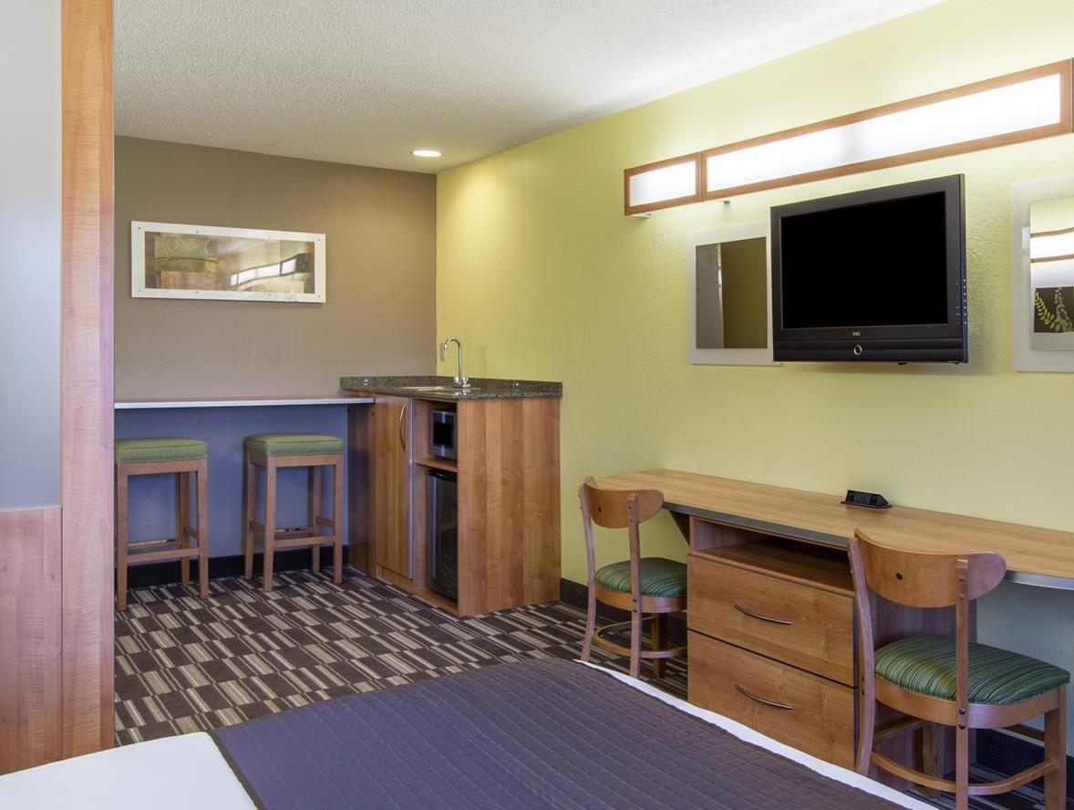 Microtel Inn & Suites By Wyndham Johnstown Екстер'єр фото