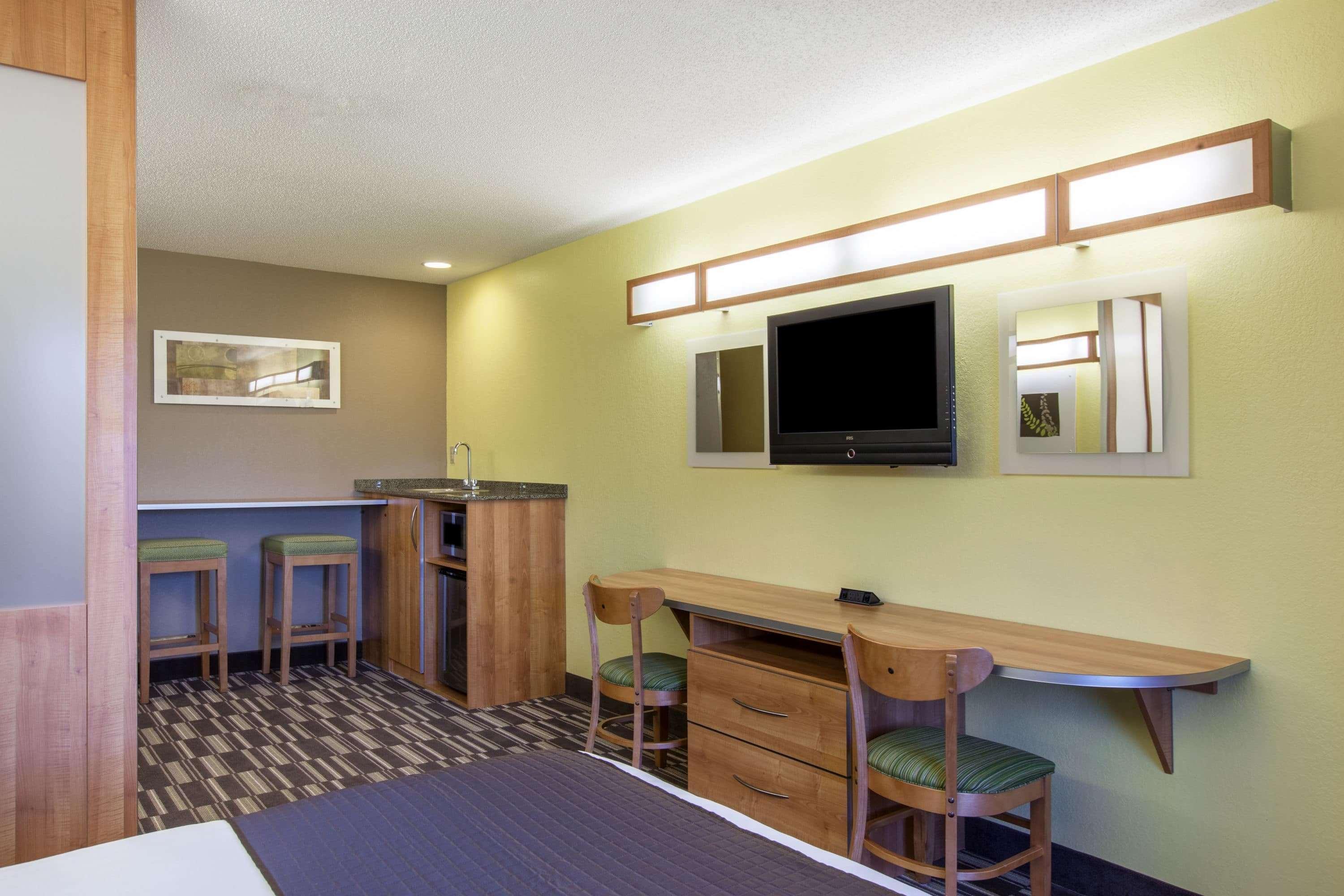 Microtel Inn & Suites By Wyndham Johnstown Екстер'єр фото