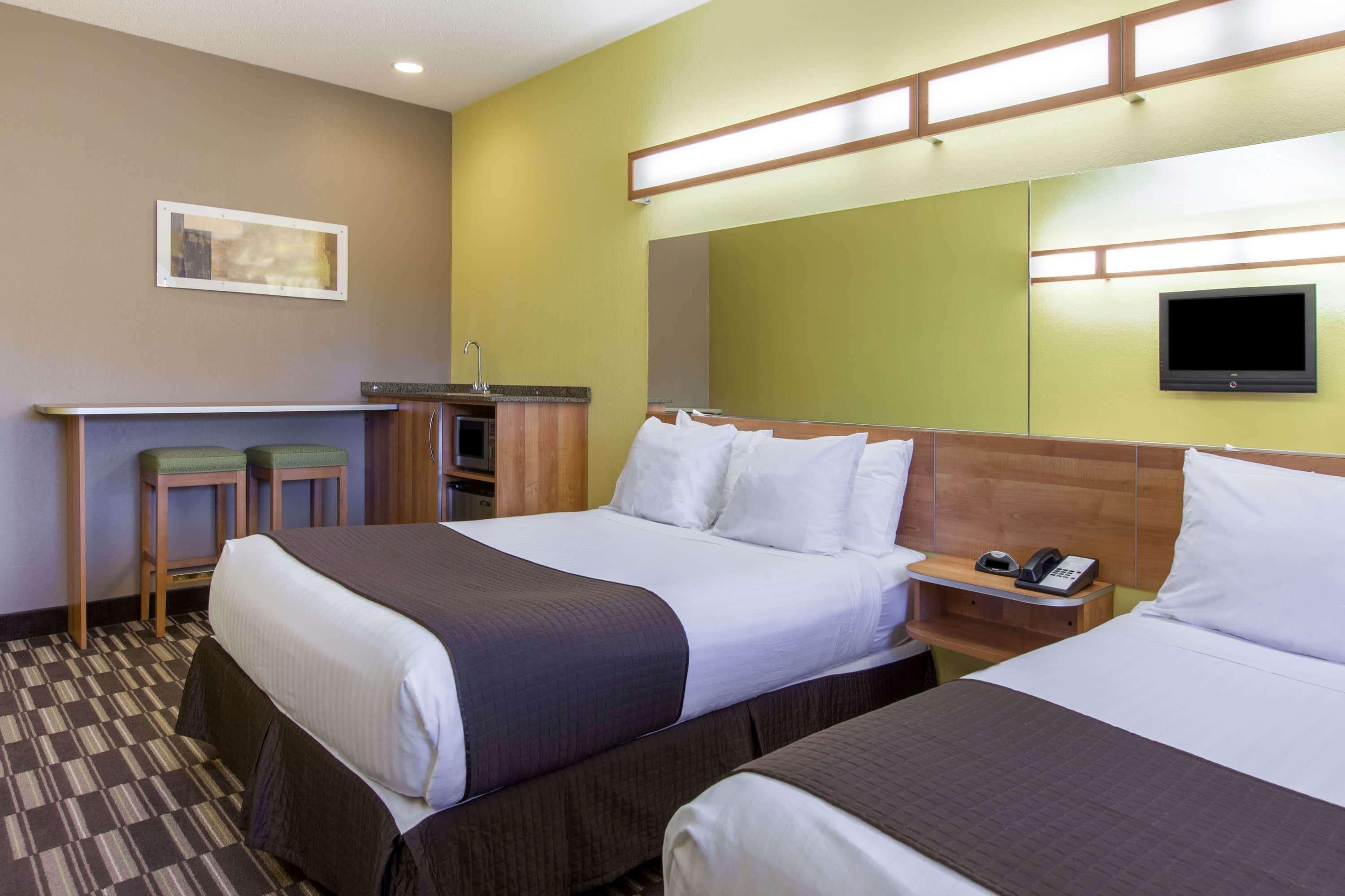Microtel Inn & Suites By Wyndham Johnstown Екстер'єр фото