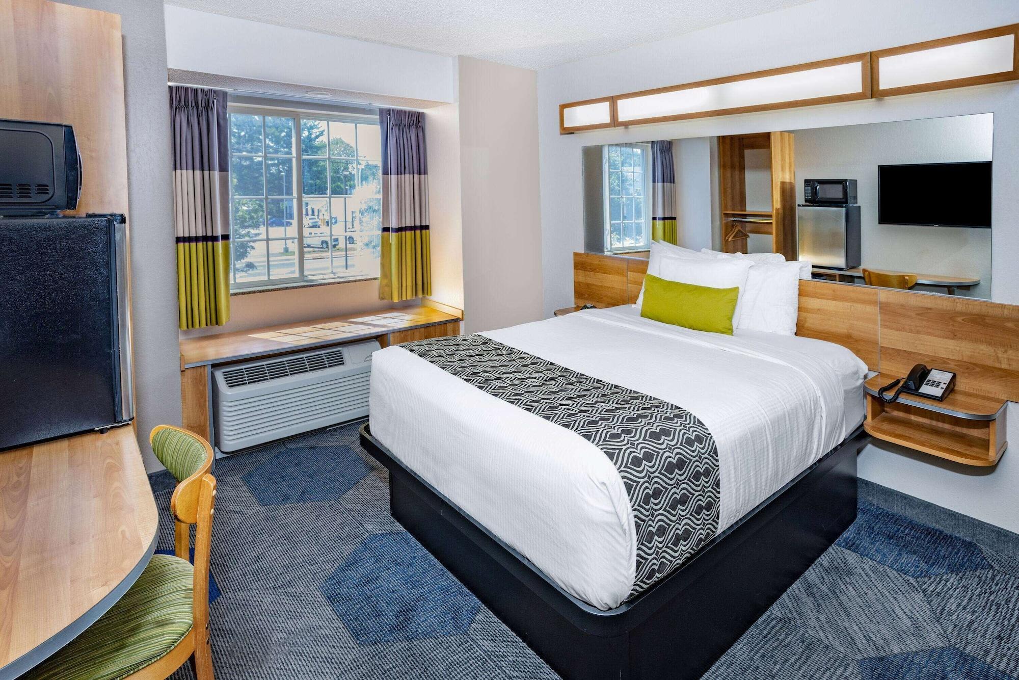 Microtel Inn & Suites By Wyndham Johnstown Екстер'єр фото
