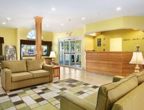 Microtel Inn & Suites By Wyndham Johnstown Інтер'єр фото
